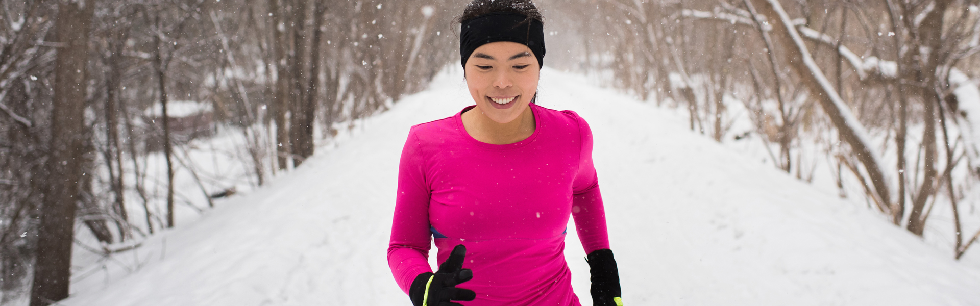 woman-running-snow